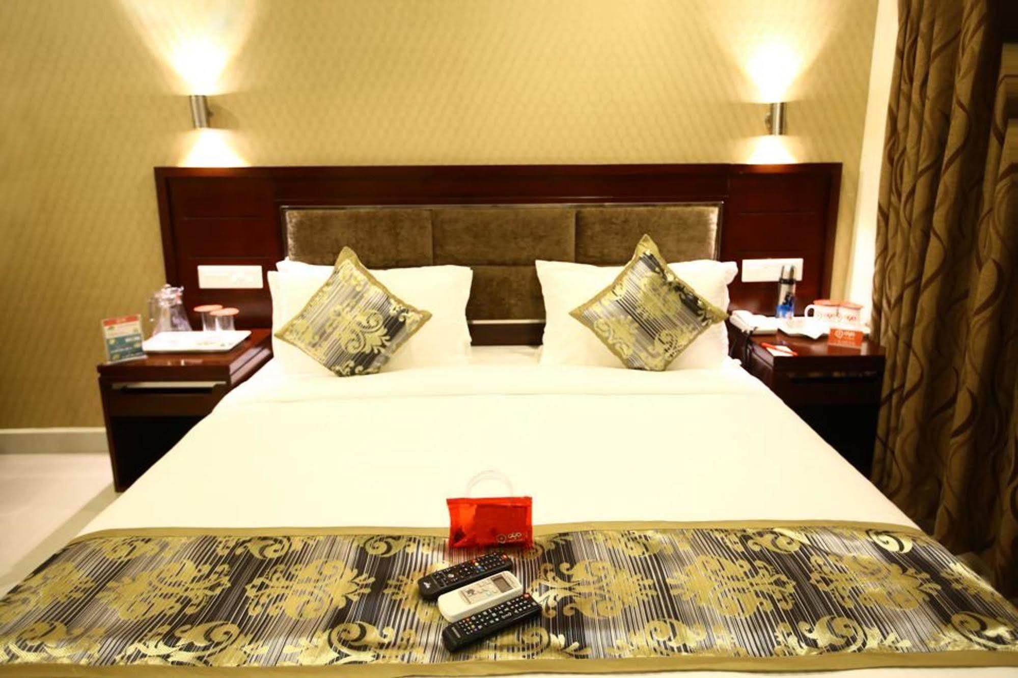 Fabhotel Alreef Residency Madras Buitenkant foto