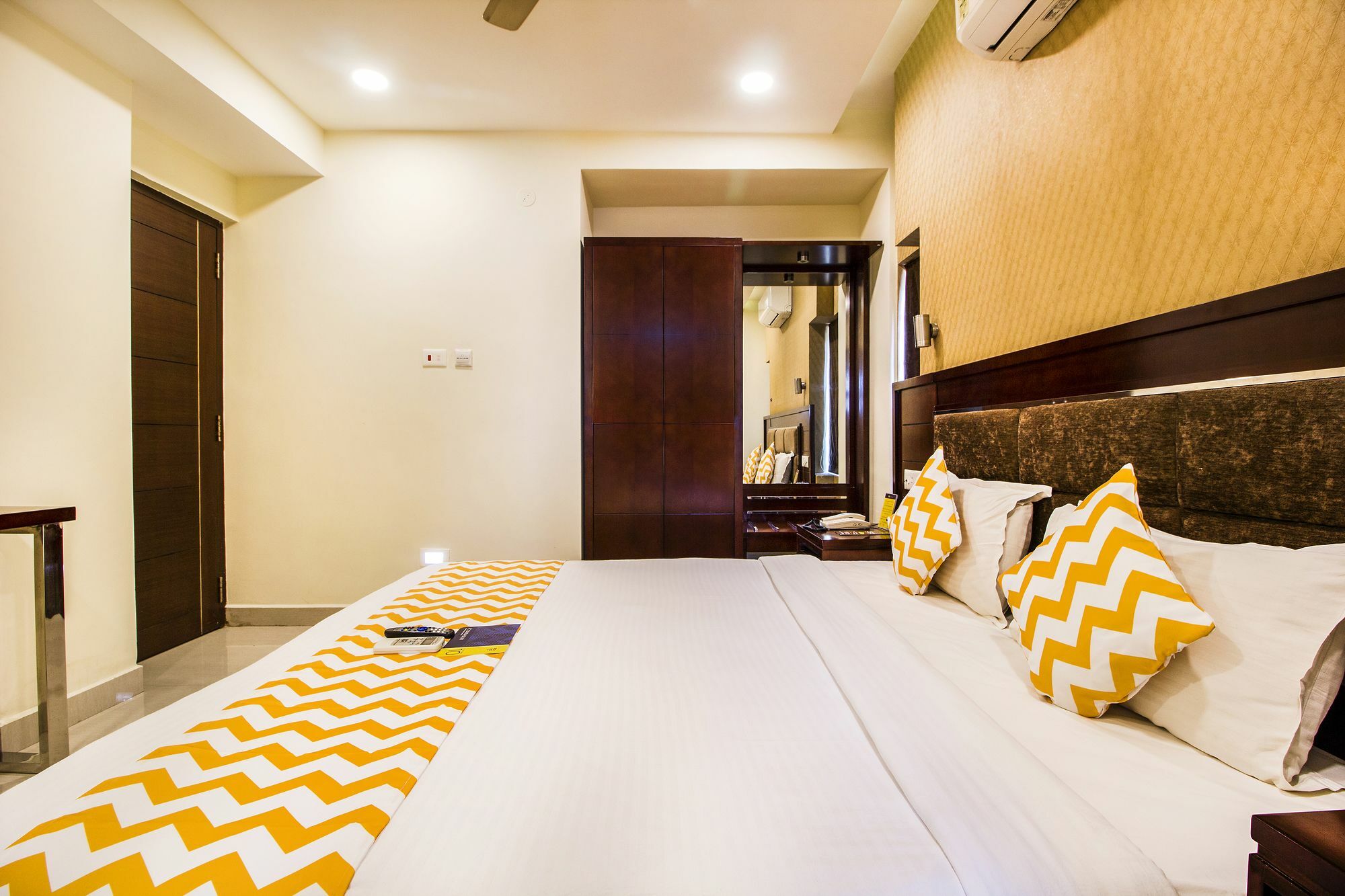 Fabhotel Alreef Residency Madras Buitenkant foto