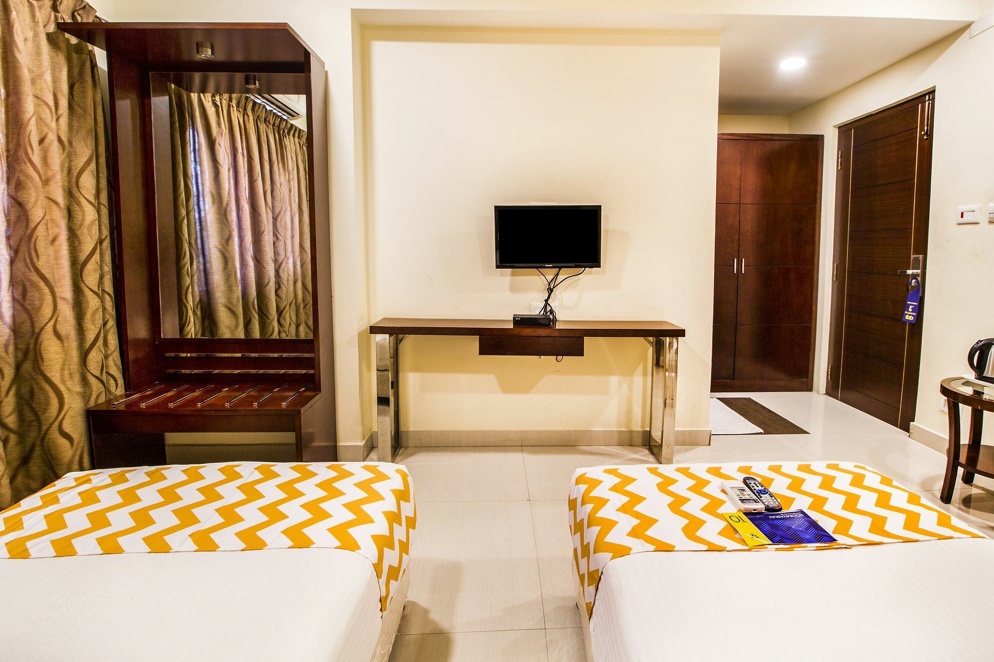 Fabhotel Alreef Residency Madras Buitenkant foto